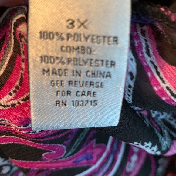 Signature by Larry Levine woman Size 3X top with built-in black tank. Like new - Picture 4 of 12